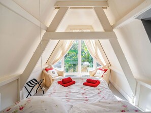 4 bedrooms, free WiFi, bed sheets