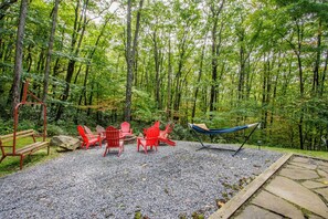 Property grounds - Private retreat with Nature at its best! Hot Tub, Lake & ski, Arcade & Games. (McHenry)