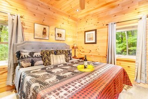 3 bedrooms, iron/ironing board, travel cot, free WiFi