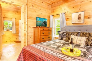 3 bedrooms, iron/ironing board, travel crib, free WiFi