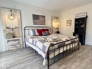 4 bedrooms, desk, iron/ironing board, travel cot