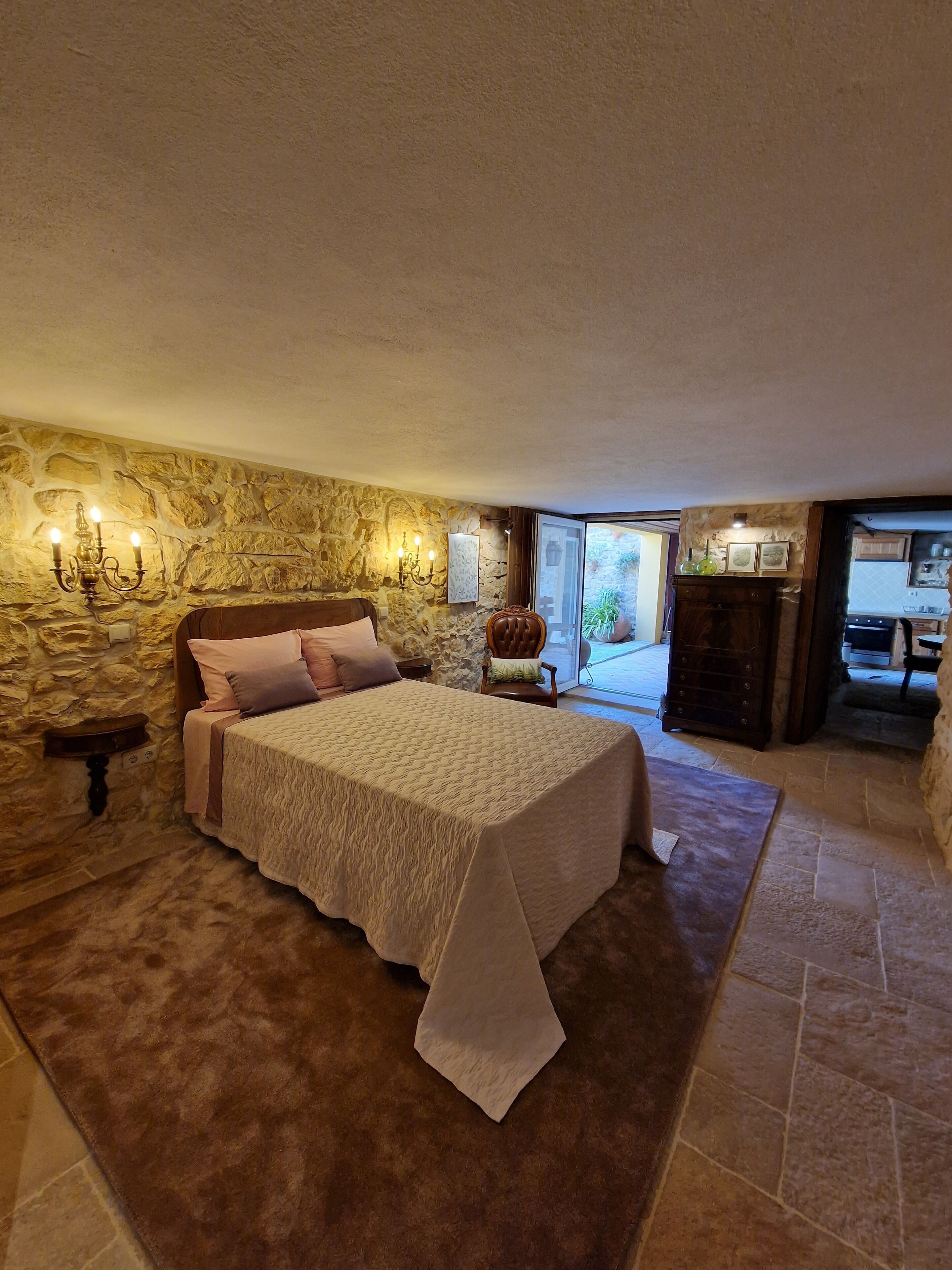 2 bedrooms, WiFi (free)