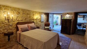 2 bedrooms, WiFi (free)