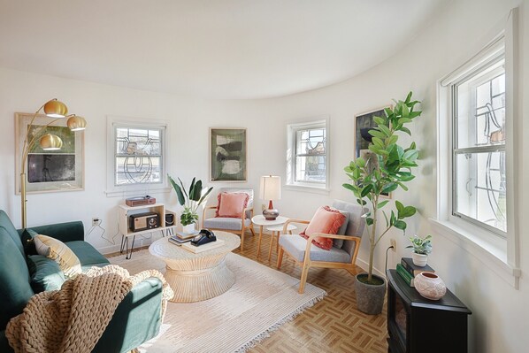 Smart TV, fireplace, table football, books