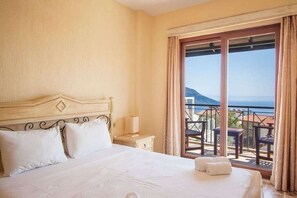 3 bedrooms, desk, iron/ironing board, free WiFi - Villa With Private Pool, Terrace, Sea & Mountain Views (KALKAN KAS)