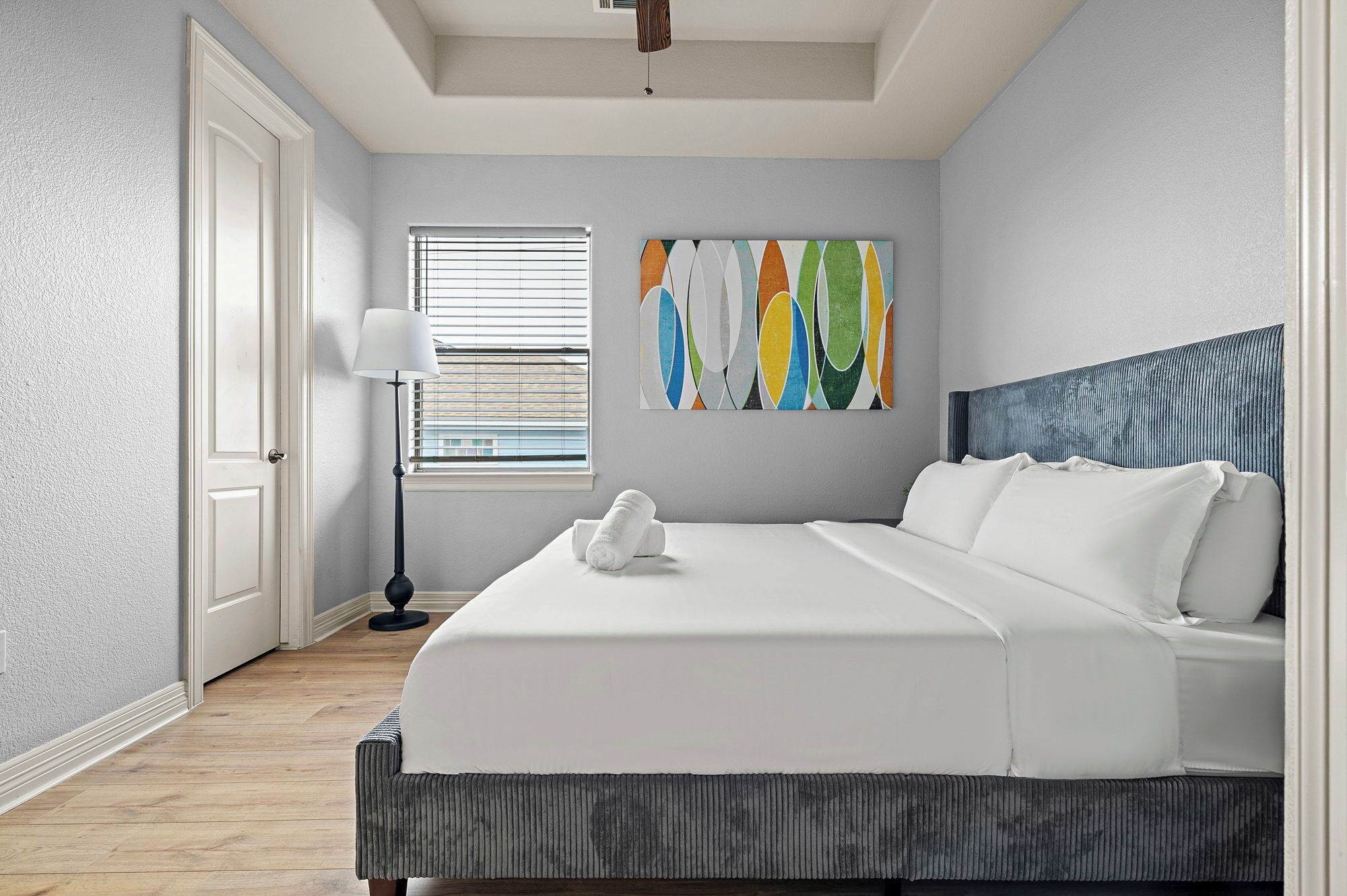 5 slaapkamers, een bureau, een strijkplank/strijkijzer, gratis wifi