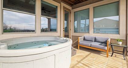 Mini Mansion ~ 3 Kings ~ Games + Movie Theater ~ 65” TV ~ Marina 7 mins