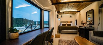 Train Caboose & River Views < .5 to Downtown