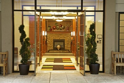 1 Bedroom | King Suite Near IAD | Free Breakfast