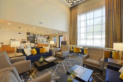 1 Bedroom | Free Breakfast. Gym. Business Center