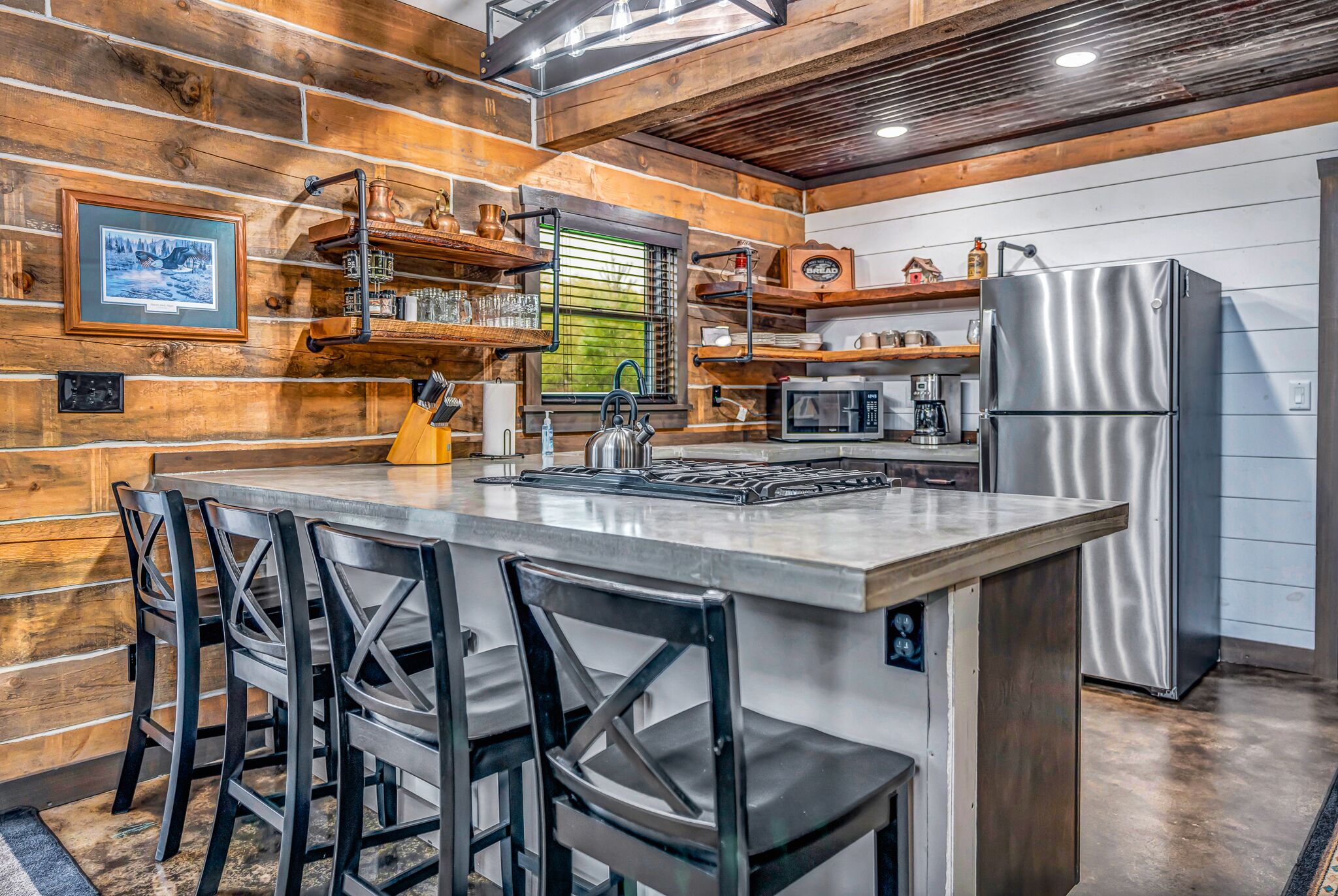 Refrigerador, microondas, horno y parrilla de estufa 