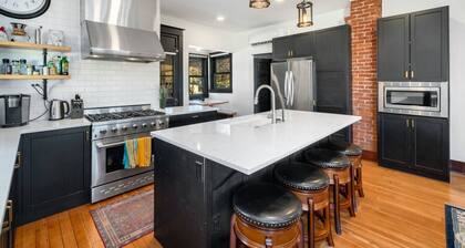 Mountain Manor in Sandy| HotTub |3KingBeds| MtHood