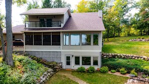 Exterior - Spacious lakeside retreat (Amery)