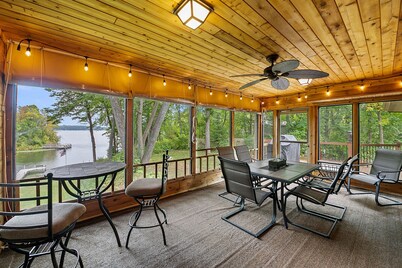 Spacious lakeside retreat