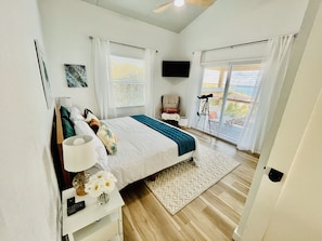 4 chambres, coffres-forts dans les chambres, bureau