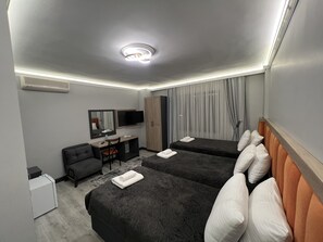 Hypo-allergenic bedding, desk, laptop workspace, soundproofing - Temel Park Otel (Akçaabat)