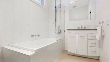Bathtub