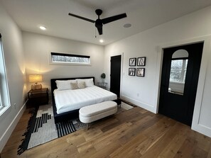 2 bedrooms, desk, WiFi, bed sheets - Modern Home | Fire Pit | River View (florence)