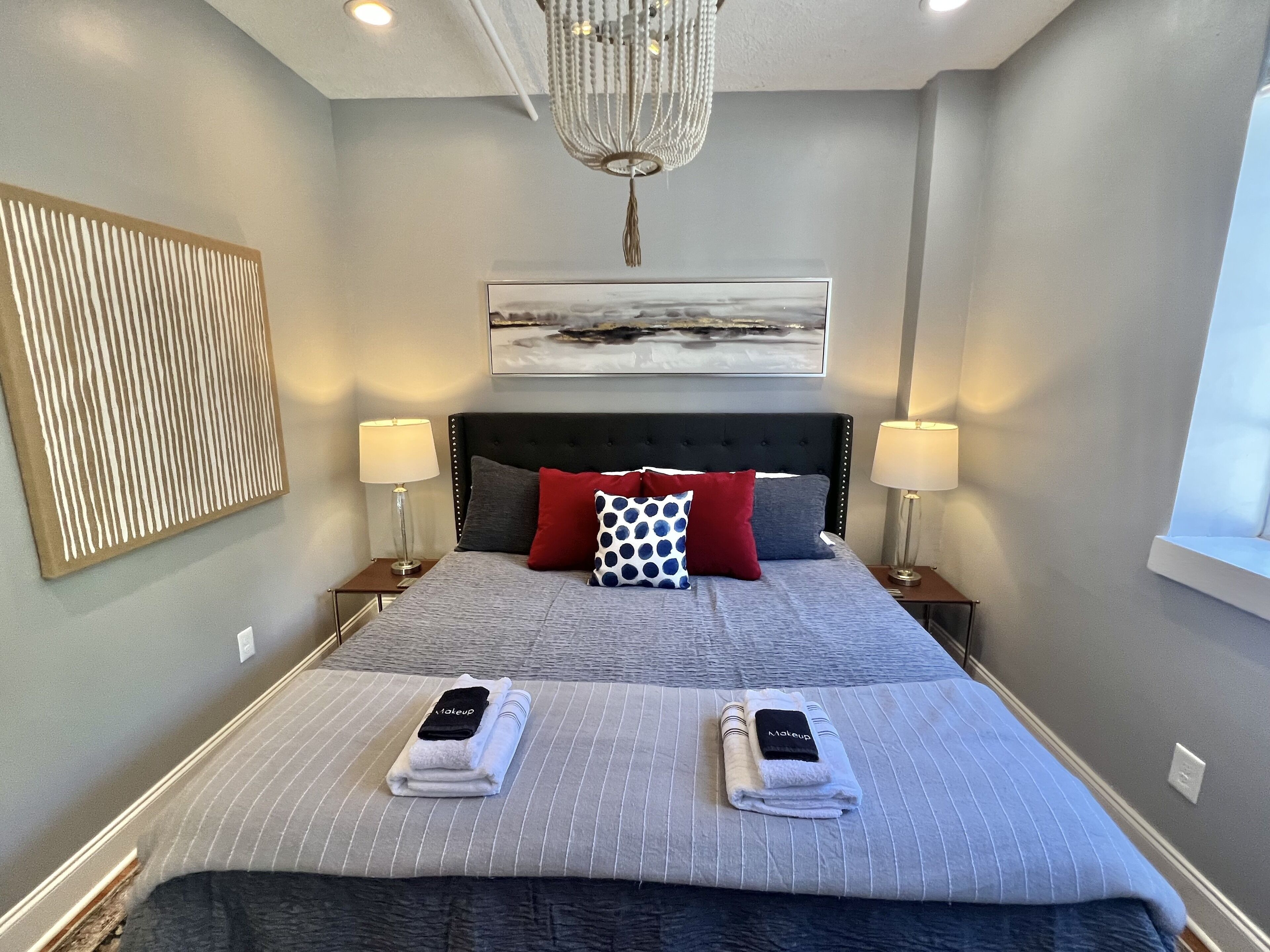 2 bedrooms, iron/ironing board, WiFi, bed sheets