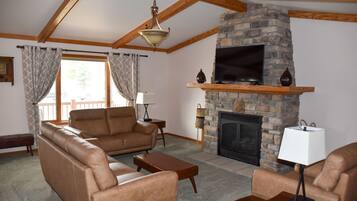 Smart TV y chimenea