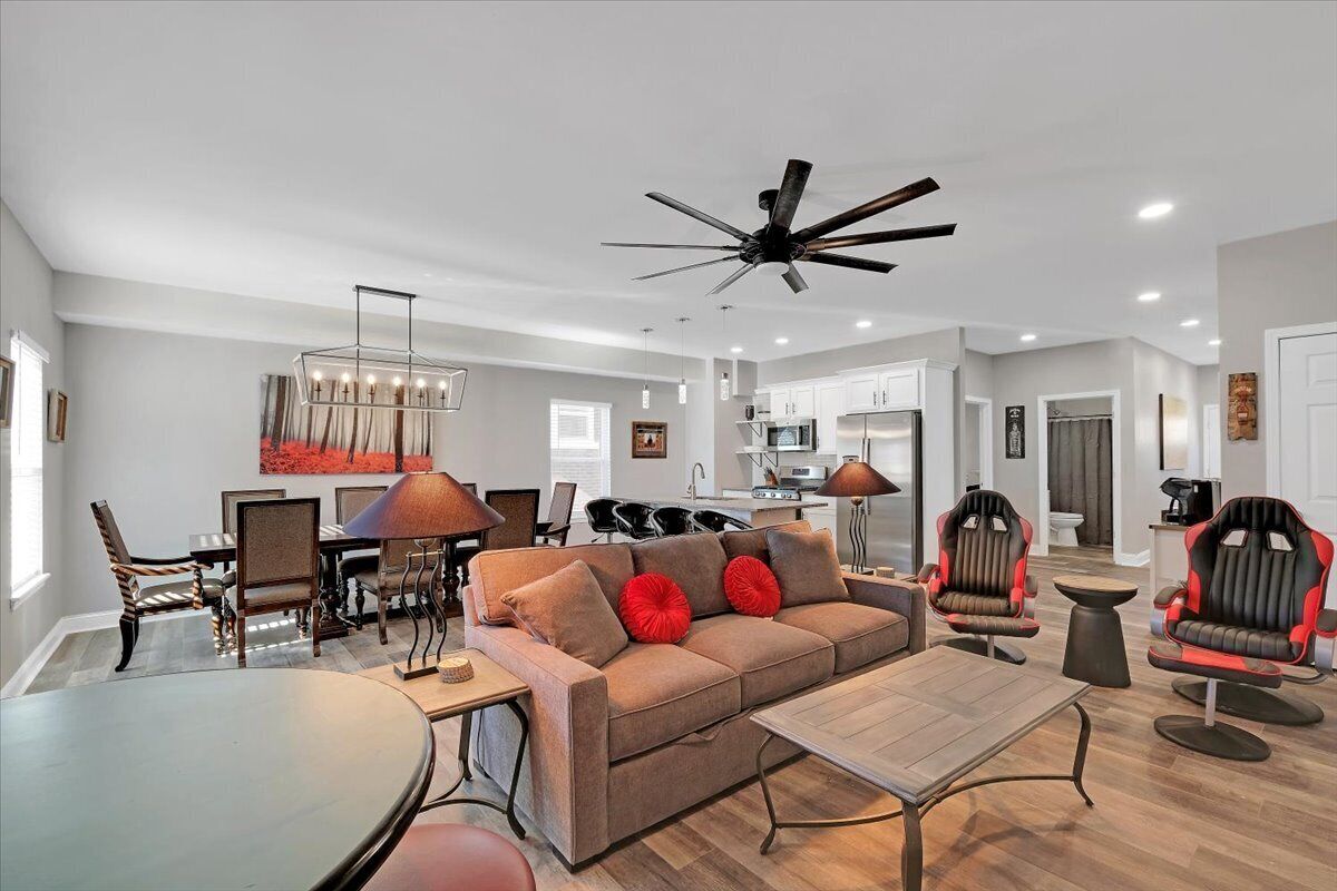 Bourbon House 3 - Expo Center - Luxury Group Stay