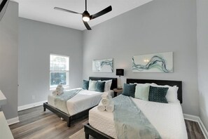 5 bedrooms, iron/ironing board, free WiFi, bed sheets