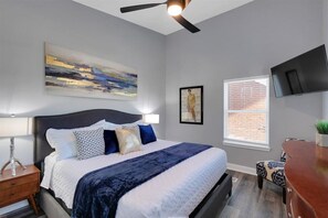 5 bedrooms, iron/ironing board, free WiFi, bed sheets