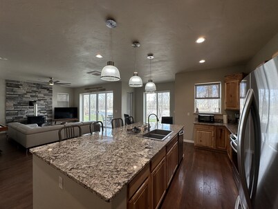 Stillwater Riverfront Home, Close to the Beartooths, Fish from your door - Peace