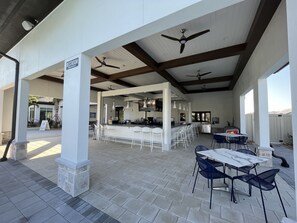 Outdoor dining - Amazing 6-Bedroom Disney Villa with Private Pool at Storey Lake Resort (Kissimmee)