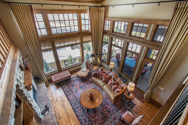 Smart TV, fireplace, DVD player, table football - Gorgeous 5 bedroom home designed with your comfort in mind. (Park City)