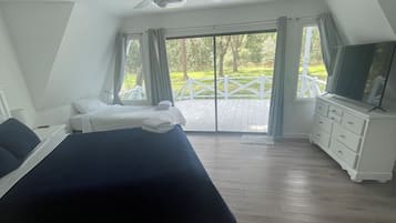 4 bedrooms, desk, free WiFi, bed sheets