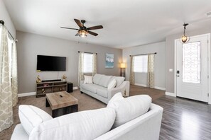 Smart TV y futbolito 