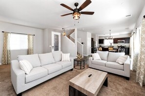 Smart TV y futbolito 