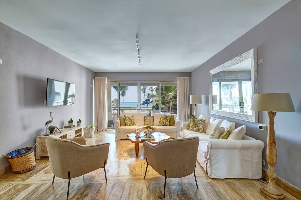 Televisión, servicios de streaming y oficina 