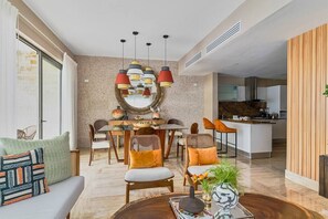 Televisión y oficina 