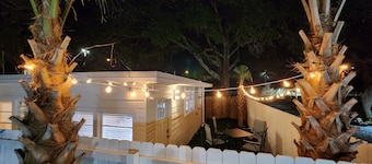 Frannys FUN Florida Cottage by the Beach Downtown Fort Walton Beach! 