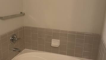 シャワー付き浴槽