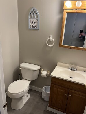 Bathroom - 498 D Terry Ave. Traveling Nurses Welcome! (Oak Hill)