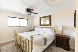 3 chambres, bureau, fer et planche à repasser, Wi-Fi gratuit