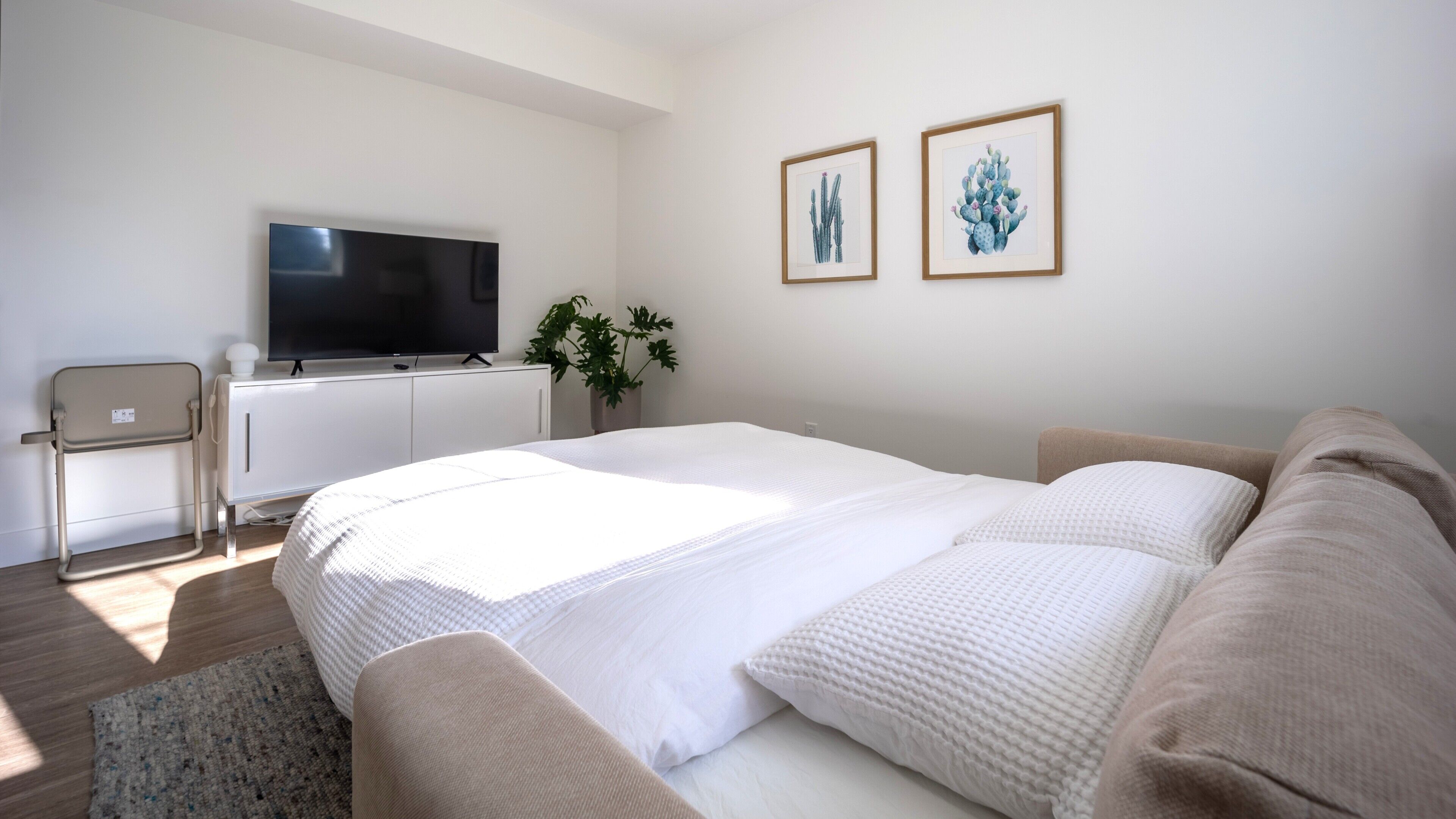 1 bedroom, desk, iron/ironing board, WiFi (free)