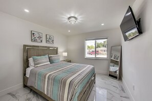 3 bedrooms, iron/ironing board, WiFi