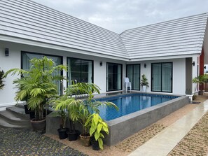 Utomhuspool