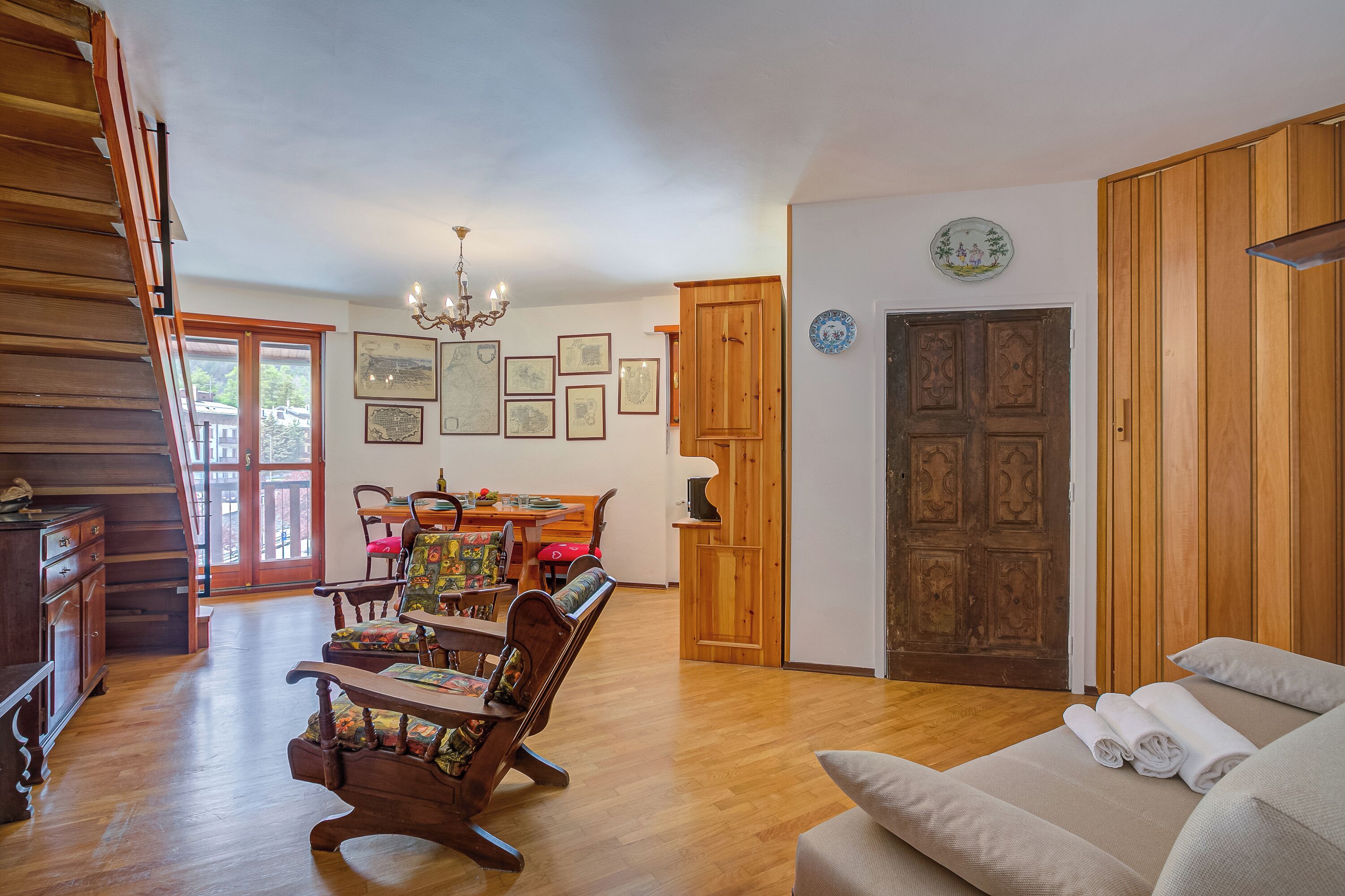 Family Apartment, 2 Bedrooms, Balcony (Il Rododendro in the city center) | Living area | TV
