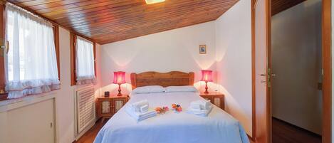 Family Apartment, 2 Bedrooms, Balcony (Il Rododendro in the city center) | 2 bedrooms, in-room safe