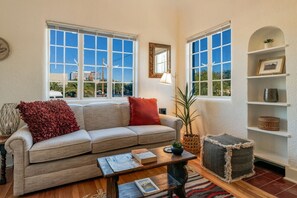 Smart TV - 3 Blocks from U of A & 4th Ave / 1 BR 1 BA / Cozy (Tucson)