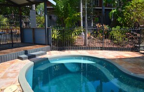Outdoor pool - Spacious family home, 45 minutes to Litchfield National Park (Rosebery)