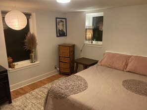 2 bedrooms, desk, free WiFi, bed sheets