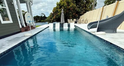 Historic lakefront guesthouse