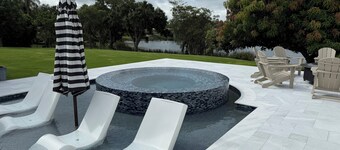 Historic lakefront guesthouse