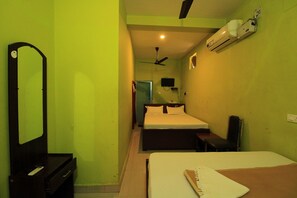 Deluxe Quadruple Room | Television - KB Lodge (Kurinjipadi)